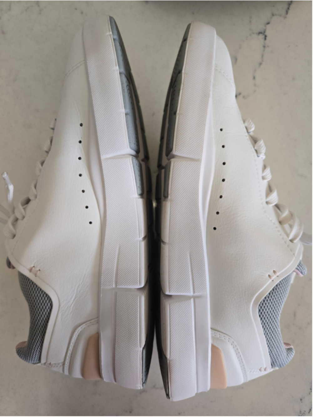 On The Roger Advantage White Rose Sneakers Women's US 8 EU 39 Style 48.99454 - Picture 7 of 8